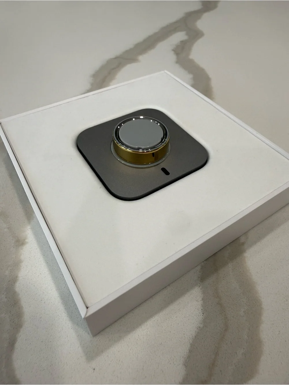 Oura Ring 4 Smart Ring in Gold (Size 11) Worn a few times, looks brand new
